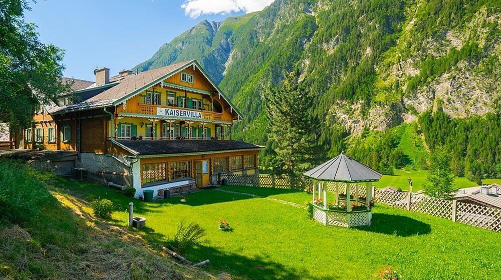 Hotel Kaiservilla Гайлігенблут Екстер'єр фото